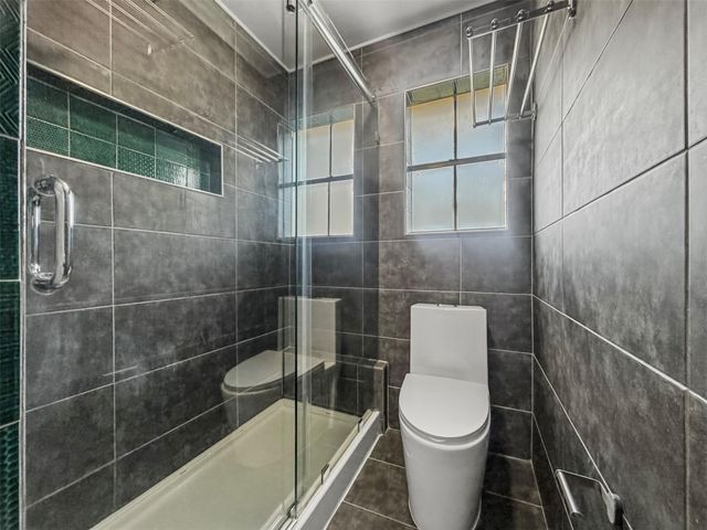 1305 Wilderness Pines Drive, Friendswood, TX 77546