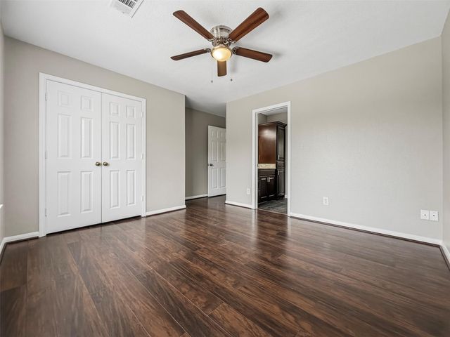 1305 Wilderness Pines Drive, Friendswood, TX 77546