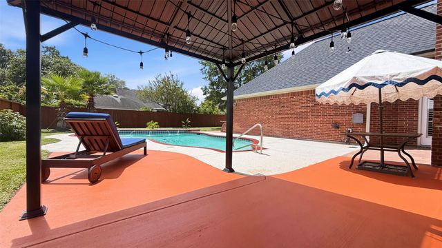 1305 Wilderness Pines Drive, Friendswood, TX 77546