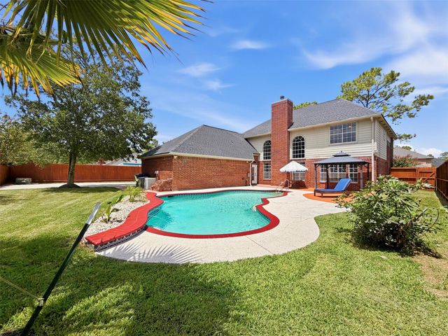 1305 Wilderness Pines Drive, Friendswood, TX 77546