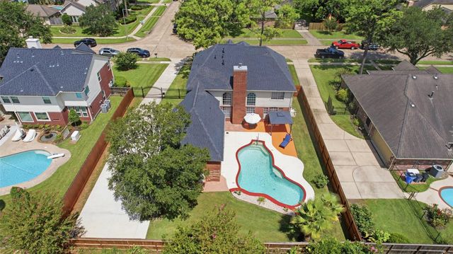 1305 Wilderness Pines Drive, Friendswood, TX 77546