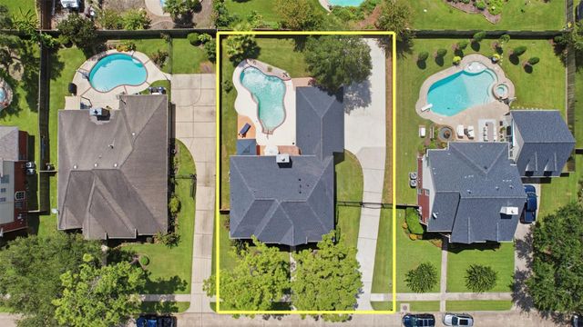 1305 Wilderness Pines Drive, Friendswood, TX 77546