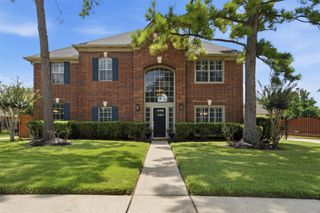 1305 Wilderness Pines Drive, Friendswood, TX 77546
