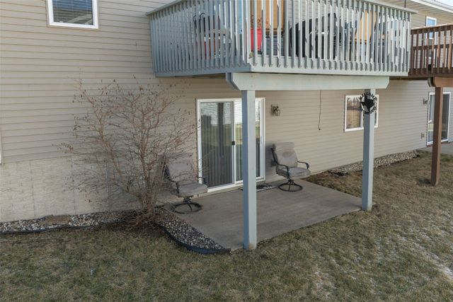 720 Hillview Drive, Fairfax, IA 52228