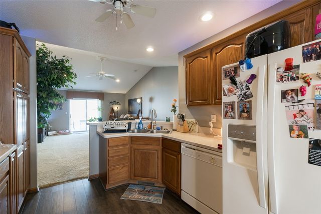 720 Hillview Drive, Fairfax, IA 52228