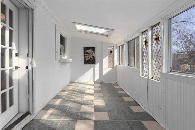 5707 N Robinhood Lane, Kansas City, MO 64151