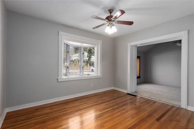 5707 N Robinhood Lane, Kansas City, MO 64151