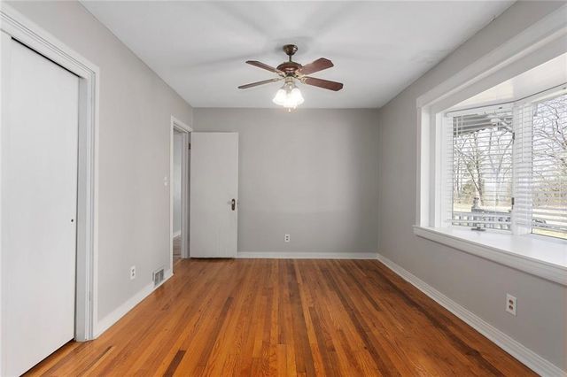 5707 N Robinhood Lane, Kansas City, MO 64151