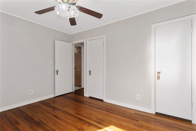 5707 N Robinhood Lane, Kansas City, MO 64151