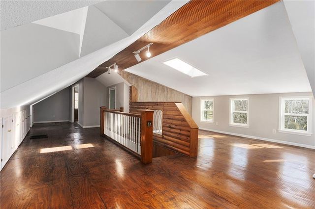 5707 N Robinhood Lane, Kansas City, MO 64151