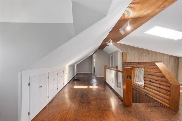 5707 N Robinhood Lane, Kansas City, MO 64151