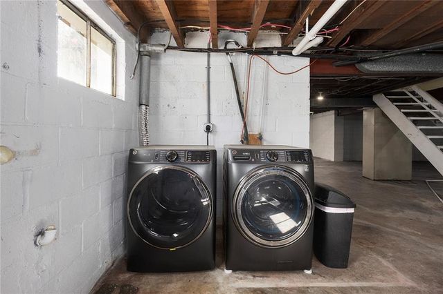 5707 N Robinhood Lane, Kansas City, MO 64151