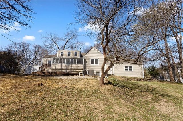 5707 N Robinhood Lane, Kansas City, MO 64151