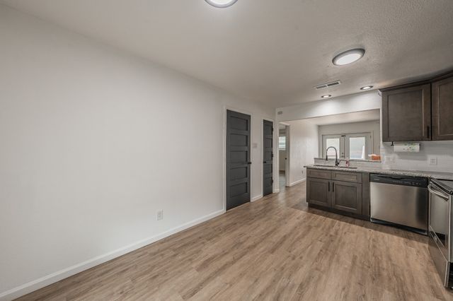 5612 Macgregor Drive, Haltom City, TX 76148