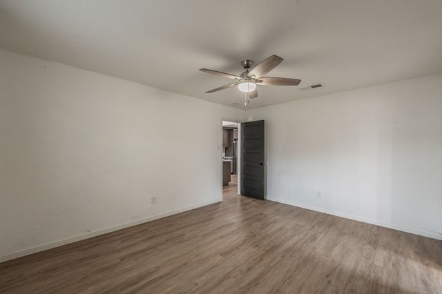 5612 Macgregor Drive, Haltom City, TX 76148