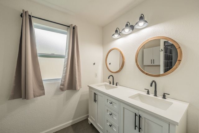 5612 Macgregor Drive, Haltom City, TX 76148