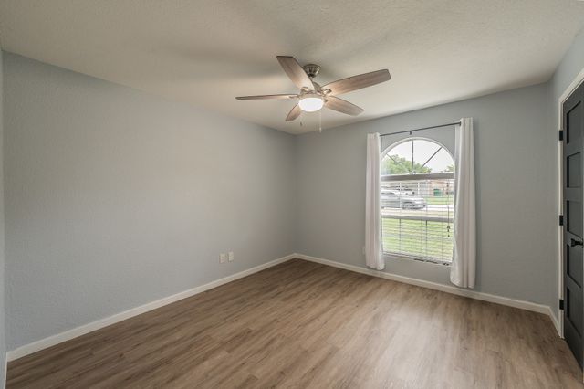 5612 Macgregor Drive, Haltom City, TX 76148