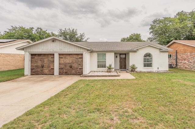 5612 Macgregor Drive, Haltom City, TX 76148