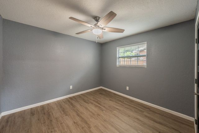 5612 Macgregor Drive, Haltom City, TX 76148