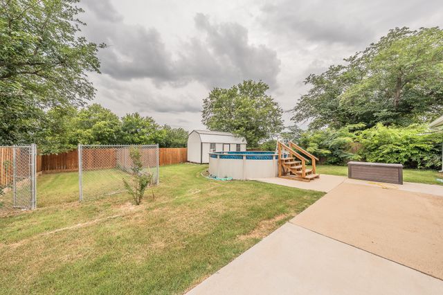 5612 Macgregor Drive, Haltom City, TX 76148