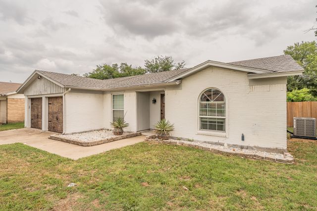 5612 Macgregor Drive, Haltom City, TX 76148