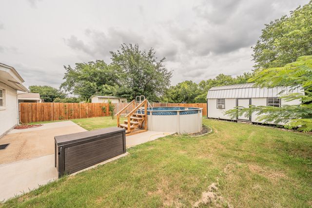 5612 Macgregor Drive, Haltom City, TX 76148