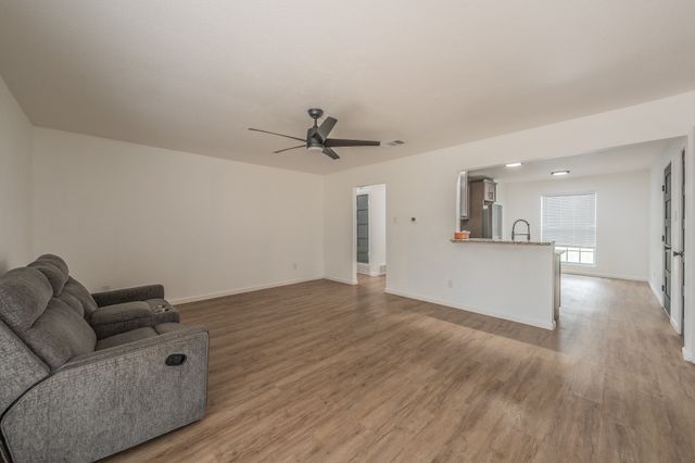 5612 Macgregor Drive, Haltom City, TX 76148