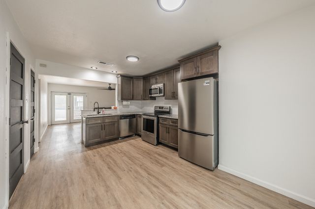 5612 Macgregor Drive, Haltom City, TX 76148