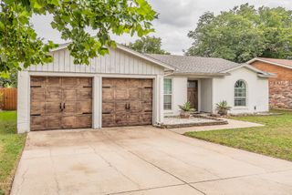5612 Macgregor Drive, Haltom City, TX 76148