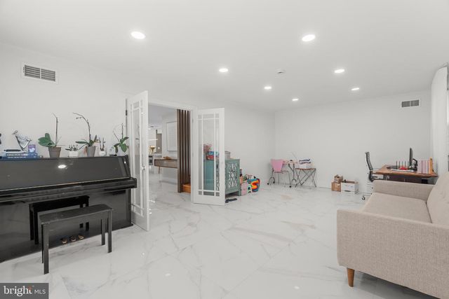 1269 WALLER DR, Huntingdon Valley, PA 19006