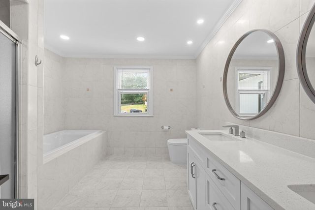 1269 WALLER DR, Huntingdon Valley, PA 19006