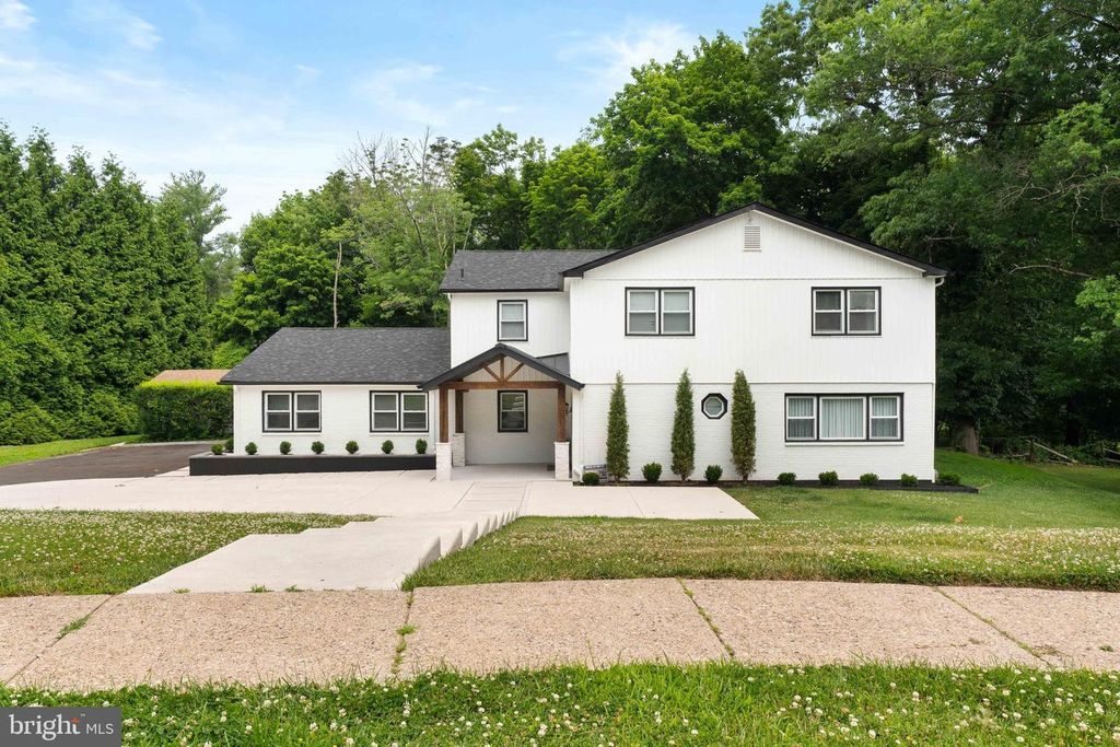 1269 WALLER DR, Huntingdon Valley, PA 19006
