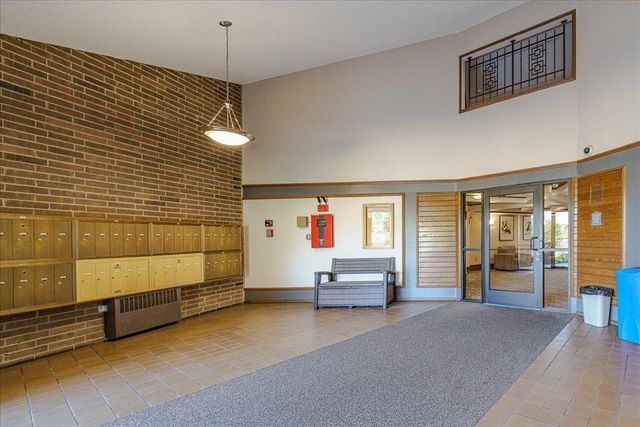 3440 Golfview Drive 315, Eagan, MN 55123
