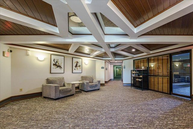 3440 Golfview Drive 315, Eagan, MN 55123