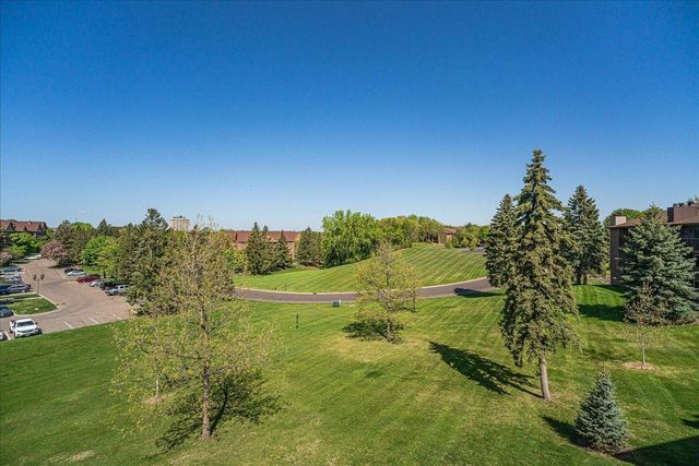 3440 Golfview Drive 315, Eagan, MN 55123