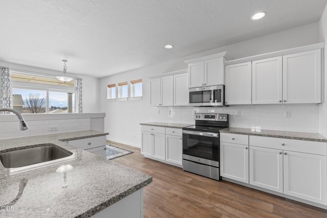 1626 Dragon Tail Place, Medford, OR 97504