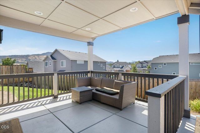 1626 Dragon Tail Place, Medford, OR 97504