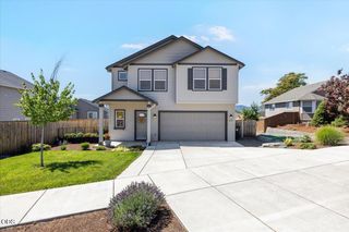 1626 Dragon Tail Place, Medford, OR 97504