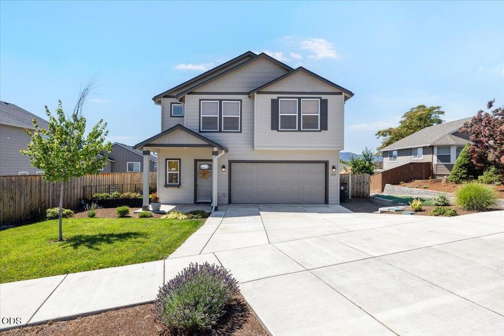 1626 Dragon Tail Place, Medford, OR 97504