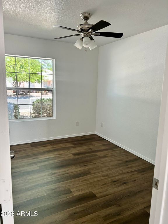 Image 15 of property listing at 108 W Behrend Drive, Phoenix, AZ 85027