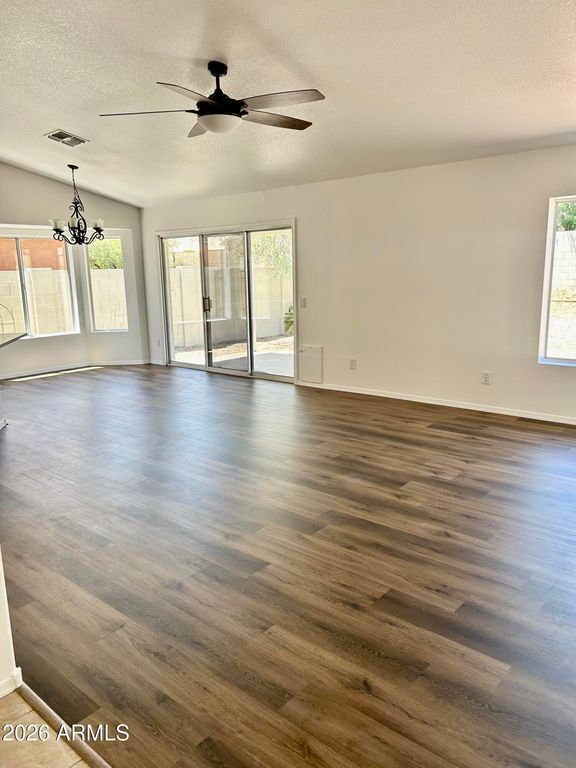 Image 3 of property listing at 108 W Behrend Drive, Phoenix, AZ 85027