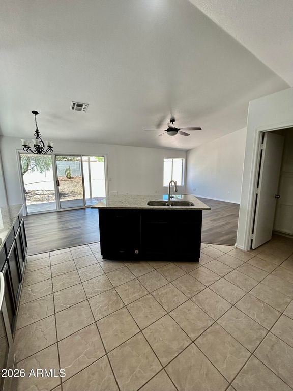 Image 5 of property listing at 108 W Behrend Drive, Phoenix, AZ 85027