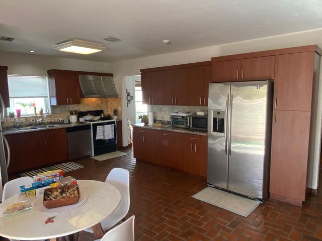 18715 SW 99th Rd, Cutler Bay, FL 33157