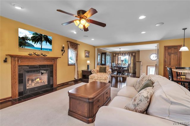 215 Summit Avenue, West Seneca, NY 14224