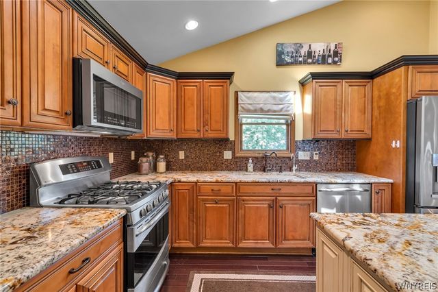 215 Summit Avenue, West Seneca, NY 14224
