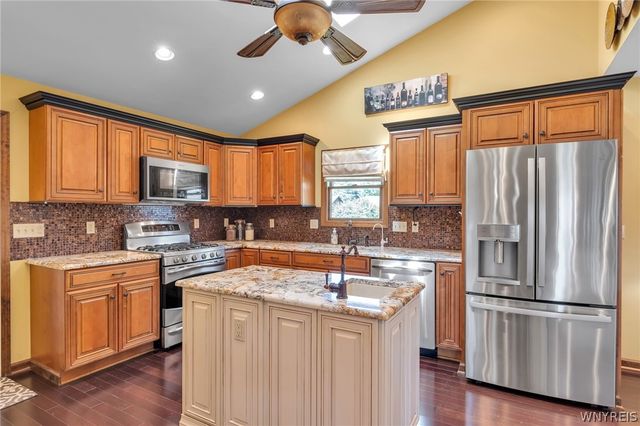 215 Summit Avenue, West Seneca, NY 14224