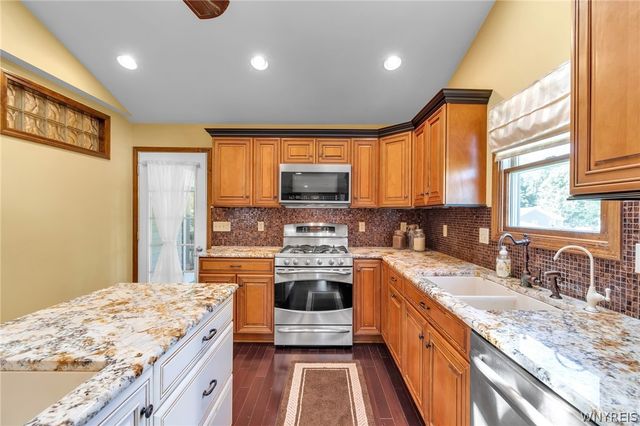 215 Summit Avenue, West Seneca, NY 14224