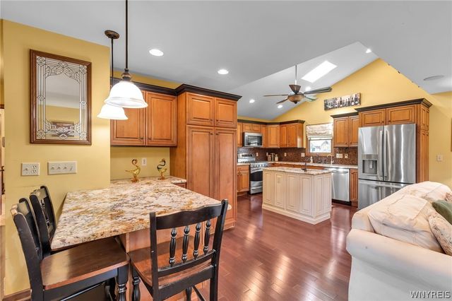 215 Summit Avenue, West Seneca, NY 14224