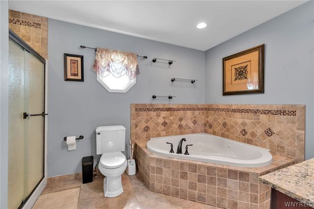 215 Summit Avenue, West Seneca, NY 14224