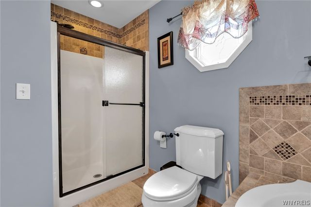 215 Summit Avenue, West Seneca, NY 14224
